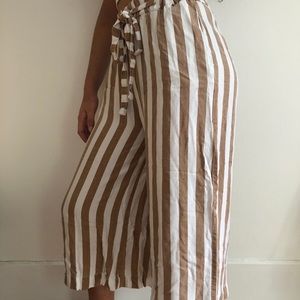 cute tan and white flowy pants!